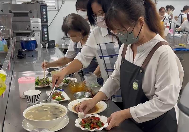 用心烹煮「月子皇后餐」,嘉義縣坐月子餐職訓成果亮眼登場