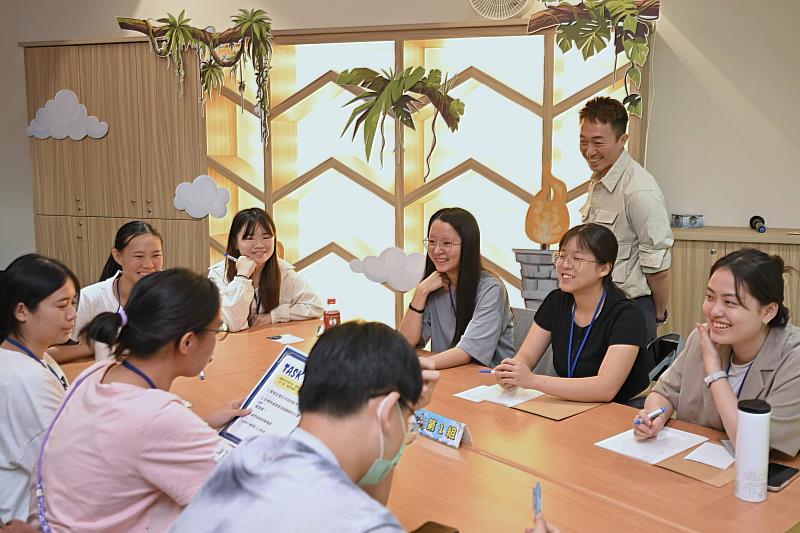 北分署青年暑期職涯活動學員互動破冰,迅速建立默契,展現團隊合作的第一步