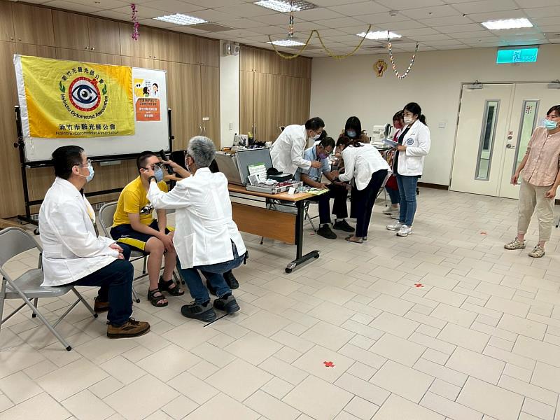 元培視光系與多地驗光師跨區協作，現場展開多站式視力檢查服務
