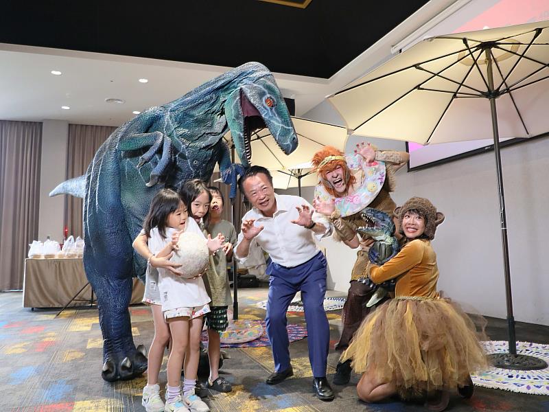 2025東石海之夏7/19精彩登場 翁縣長搶先品嘗特色美食