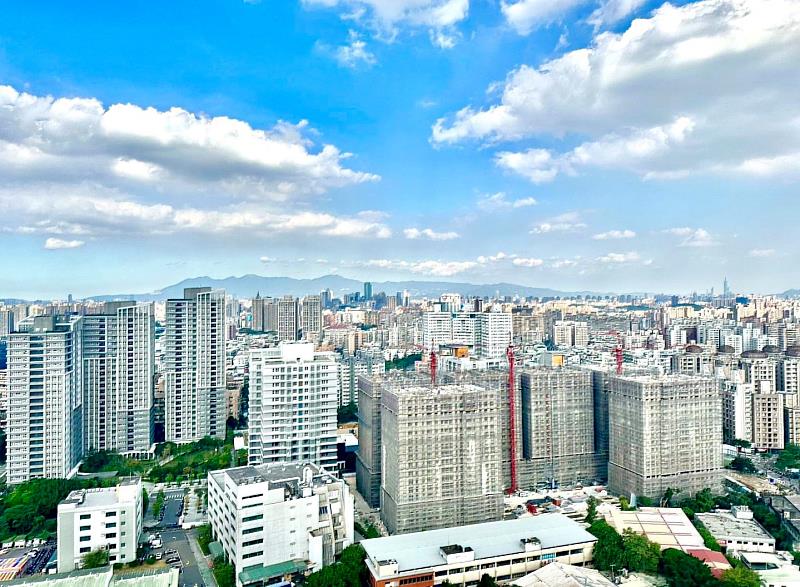 永慶房產集團統計新北市九大重劃區近一年的預售屋和成屋大樓的平均單價價差，仁義重劃區兩者相差近30萬元，為榜上最大。(房市示意圖)