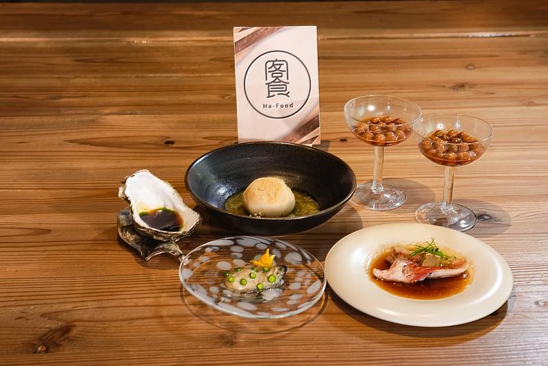 圖5 EMBERS主廚郭庭瑋研發的3道創新料理－「仙草蚵」、「構樹擂茶」、「破布子奶油（搭配海鮮排餐）」