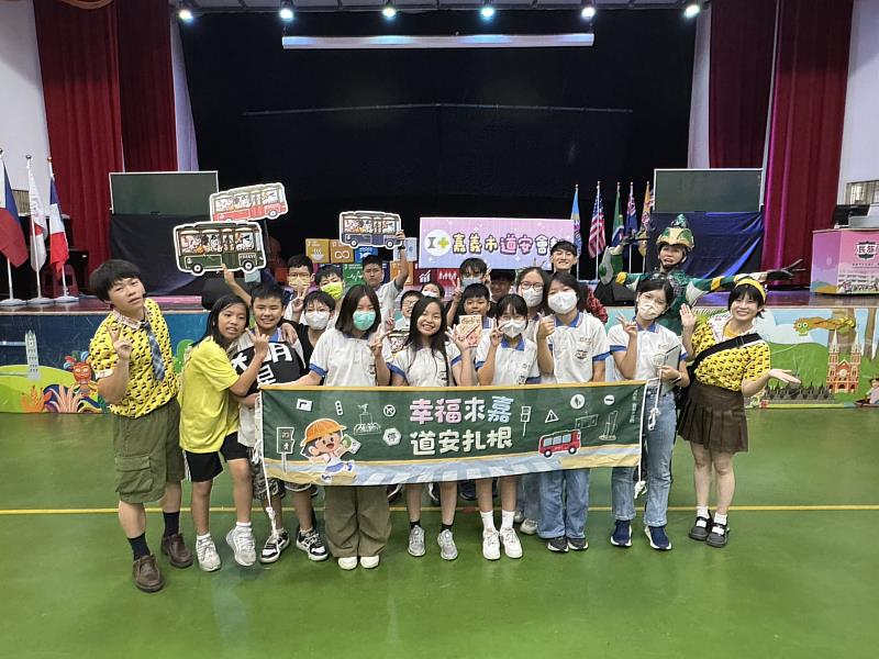 0_「孫子兵法」進嘉市校園　學童成交通小將軍 (1)