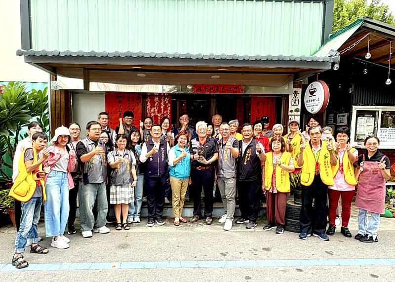 打造友善高齡社區 新港素園獲「銀光好居創新服務獎」
