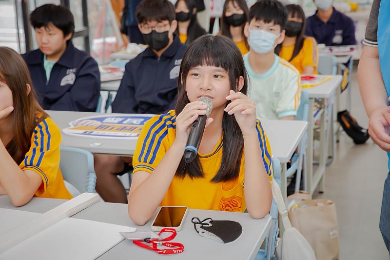 現場有獎徵答方式讓學生學習到許多反毒知識。