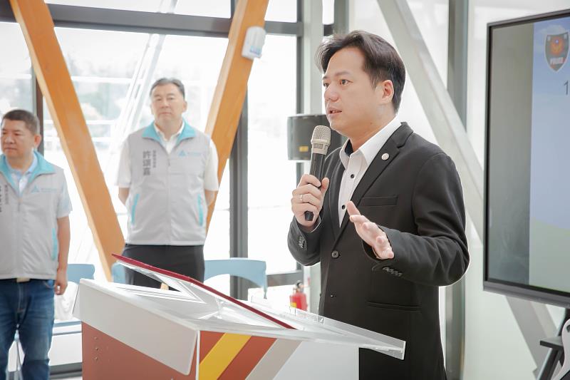 邱臣遠代理市長致詞，鼓勵孩子勇敢向毒品說不。