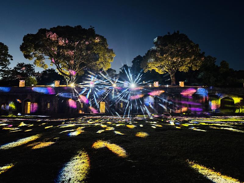 淡水古蹟博物館20週年館慶「滬尾之光」光影展演震撼登場。