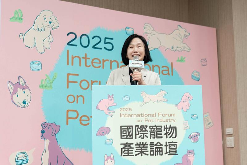 農業部杜文珍常務次長致詞。