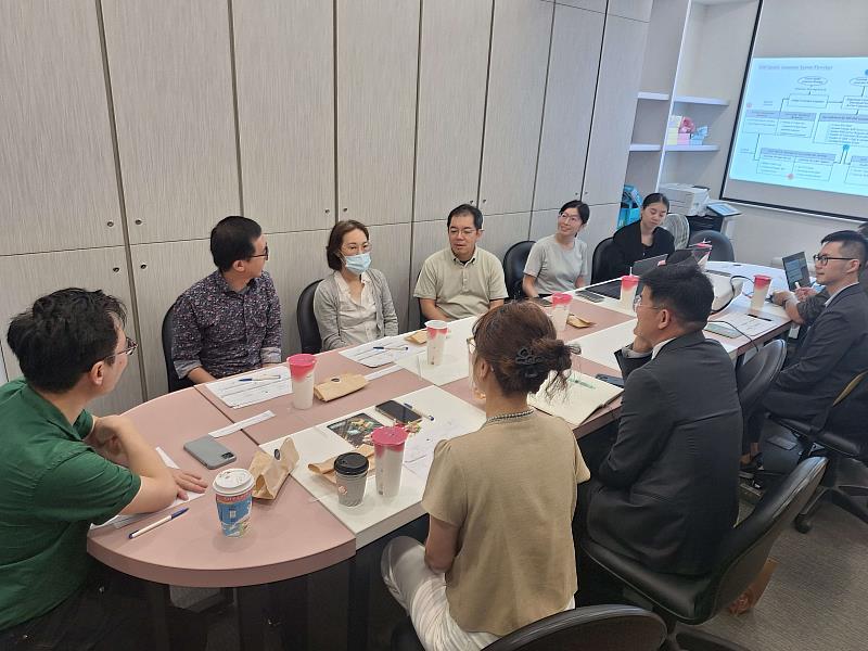 Prof. Becky H. Huang與 Prof. Ivan Stefano分享俄亥俄州立大學將觀課機制納入研究團隊體系。