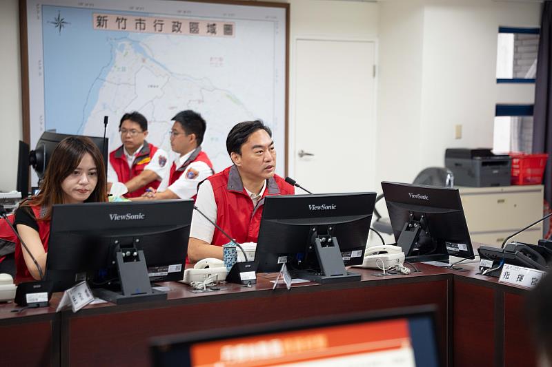 消防局長李世恭說明防災現況。