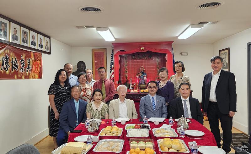 阮昭雄拜會協勝公會大合照