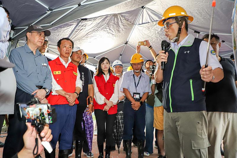 卓榮泰赴嘉義布袋視察停電，台電全力搶修，拚9日夜間復電-1
