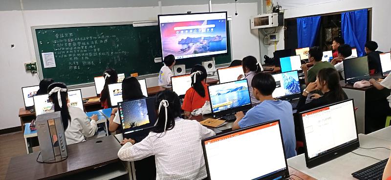課程導入AI基礎教學與簡報製作課程