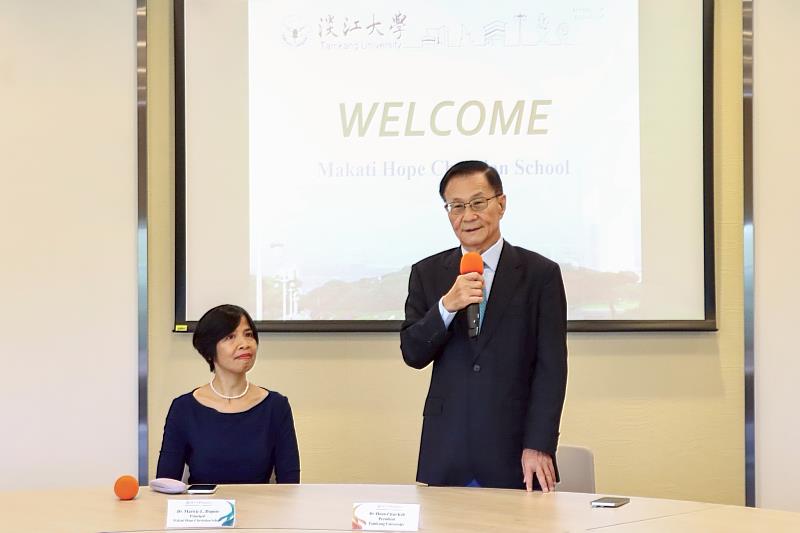 葛煥昭校長（右）致詞。（圖／淡江大學提供）