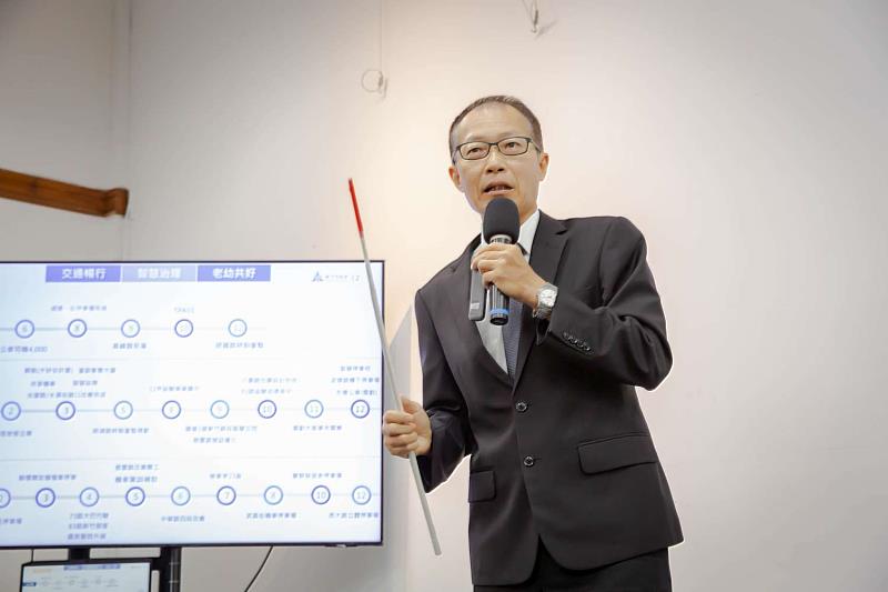 交通處長倪茂榮簡報說明