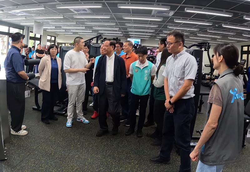 基隆市安樂社區體能館啟用葛永光主任巡視場館營運安排