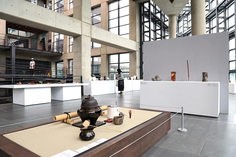 「燒締－瞬息萬變的土」於陶博館展出78件日本大師級藝術家的燒締作品。