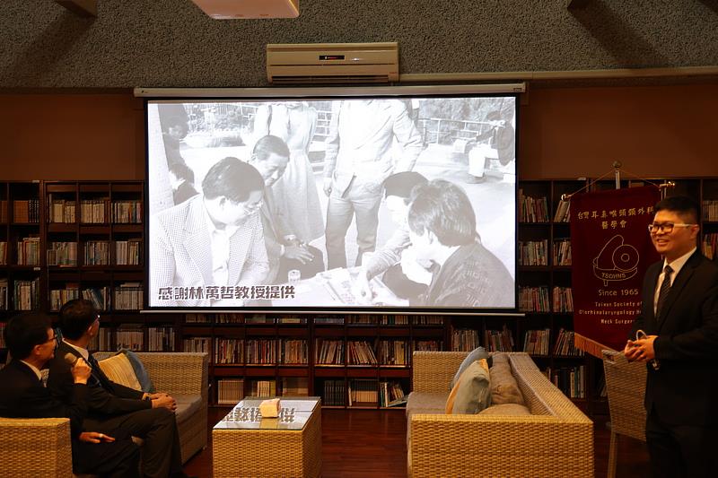 2025年臺灣耳鼻喉頭頸外科醫學會創立60周年，慶祝活動之一即是到花蓮慈院紀念對東部貢獻斐然的創會理事長杜詩綿教授。(吳宛霖攝)