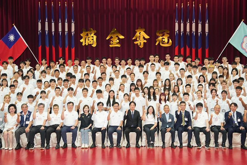 2025年德國萊茵魯爾世界大學運動會選手合影。