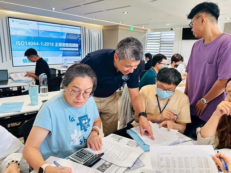 臺東永續力大邁進 縣府輔導33位碳盤查專業人才取得證書