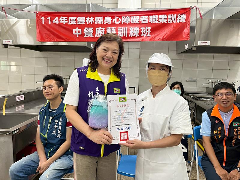 114年度中餐廚藝訓練班溫馨結訓 展現身障學員職訓成果
