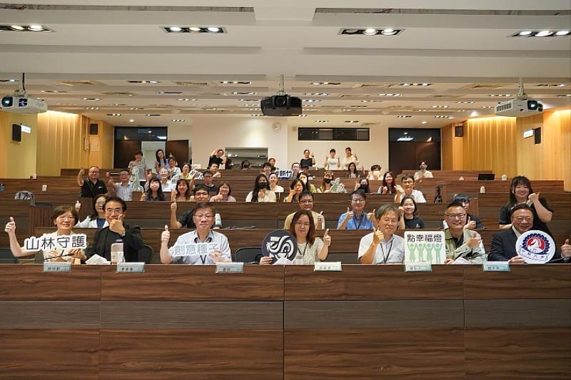 2025大學社會責任（USR）論壇以「USR x CSR 地方創生與綠色實踐交流」為主題，精彩登場。