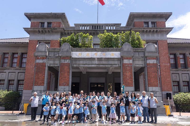 風城水樂園7/19、7/20登場，代理市長邱臣遠偕同與會來賓共同進行啟動儀式