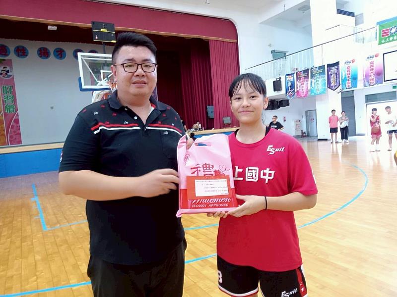 水上鄉體育會林鳴洲理事長頒獎合影