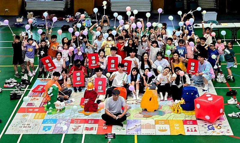景文科大辦夏令營  陪五堵國小學童歡樂手作烘焙料理