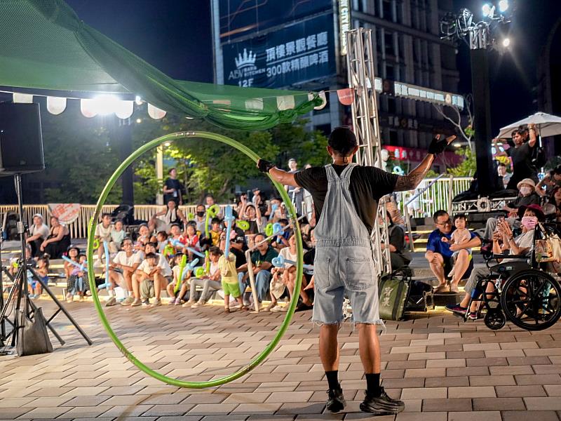活動期間天馬戲創作劇團也攜手環境部與新北市環保局,推出以環境教育為主題的系列舞台劇演出。