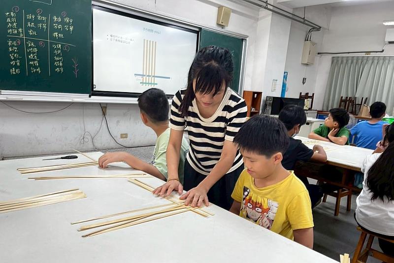南大竹編工藝課程成功結合理論學習與實務操作，讓學童在動手實作中深化對傳統文化的認識