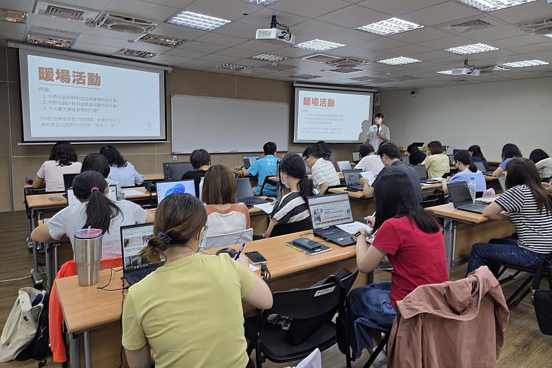 南大職員課程內容涵蓋設計基本原則、顏色與版面配置邏輯，以及Canva平台操作教學