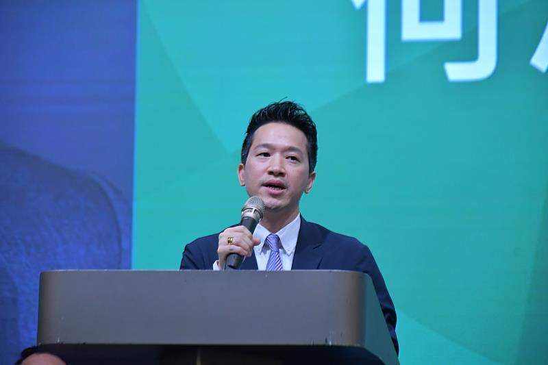 總統府副秘書長何志偉致詞
