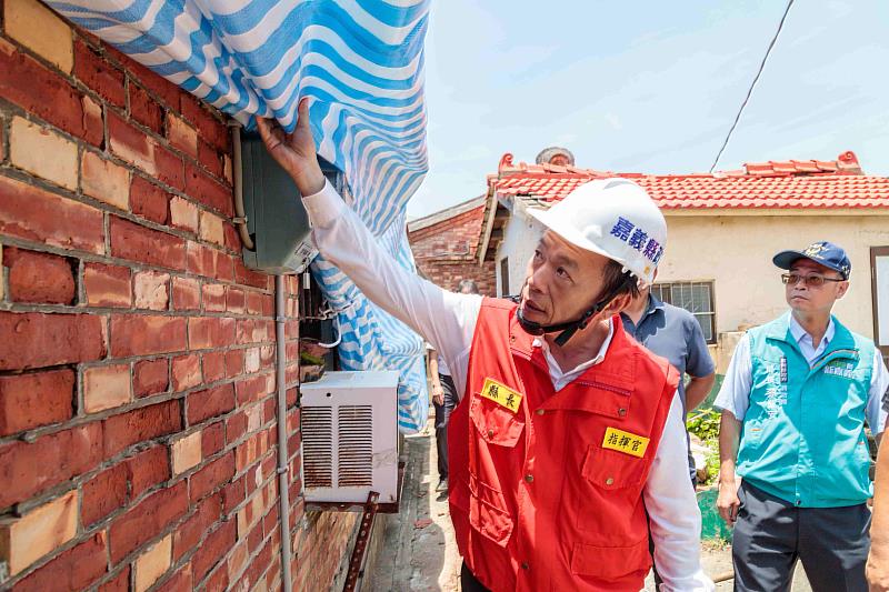 嘉縣風災肆虐 消防弟兄、百工修繕利他協會、慈濟投入重建家園