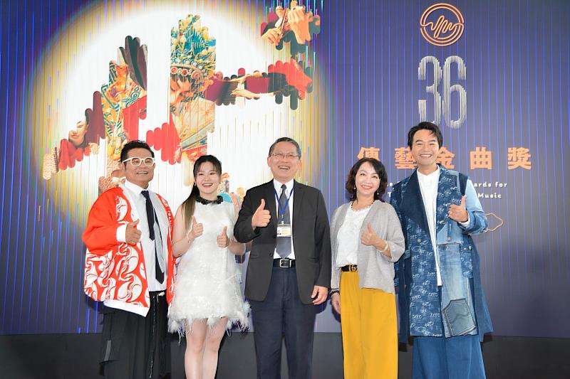 主持人許效舜楊小黎 傳統藝術中心梁晉誌副主任 國光劇團張育華團長 傳藝大道主持人柯大堡