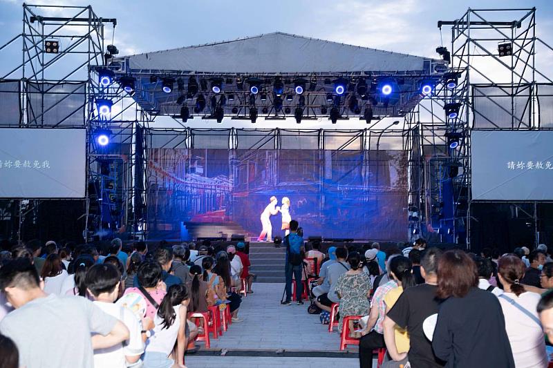 《可愛冤仇人》限定版於今(19)日晚間在香山天后宮登場