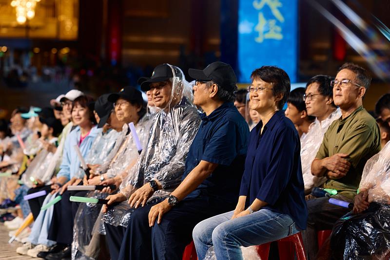 怪獸降臨！親子齊聲說客語　《燈怪》登陸台北世界首演