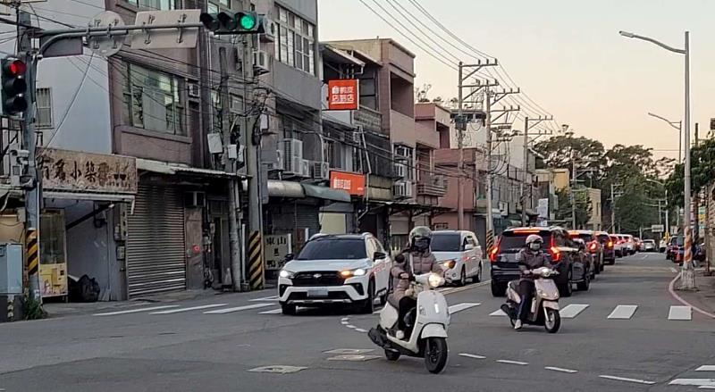 明湖路與柴橋路尖峰塞車情形