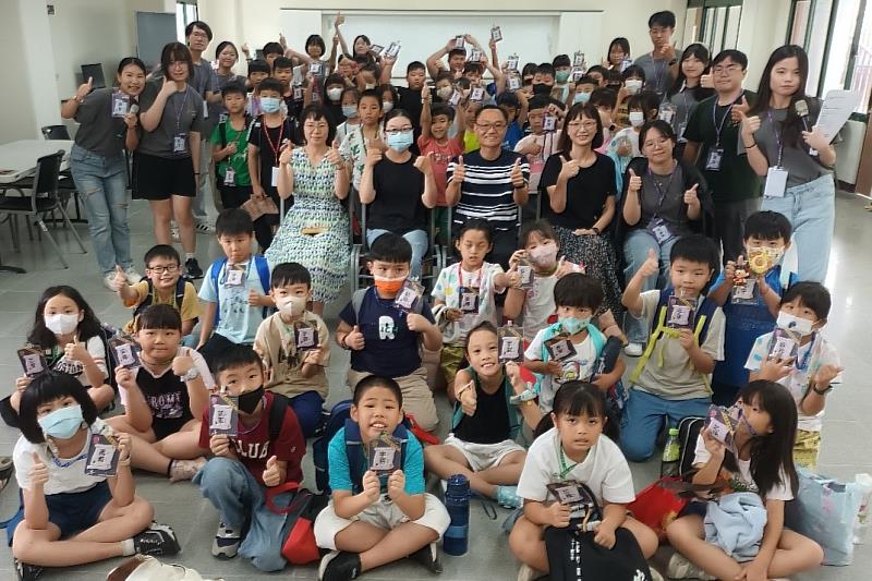 南大攜手安定國小打造「魔法學院」 師資生化身魔法師點燃學童語文熱情