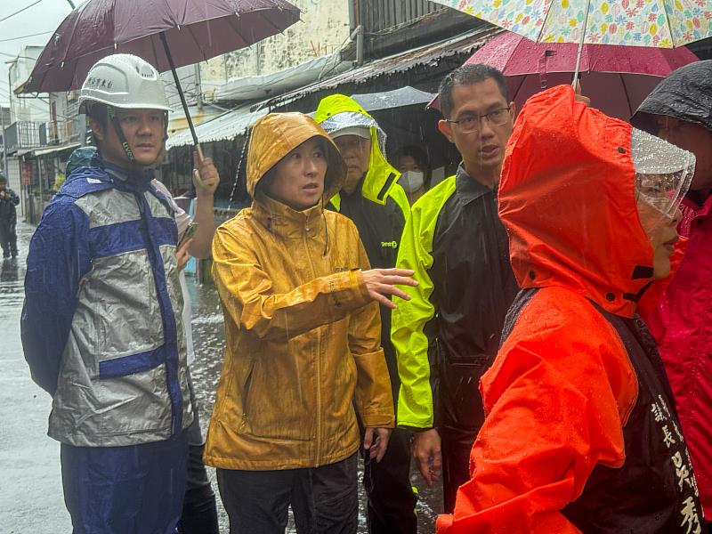 臺東市多處低窪地區再現積水　縣長饒慶鈴率隊勘災研議改善對策