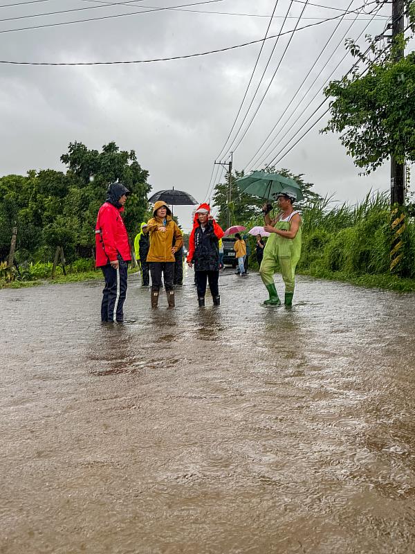 臺東市多處低窪地區再現積水　縣長饒慶鈴率隊勘災研議改善對策