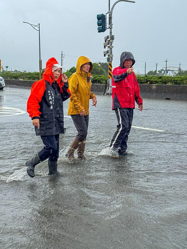臺東市多處低窪地區再現積水　縣長饒慶鈴率隊勘災研議改善對策