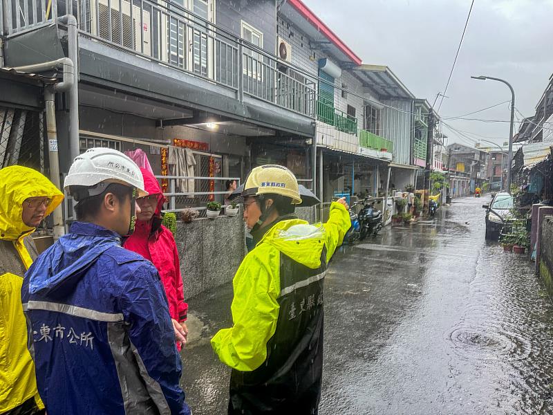 臺東市多處低窪地區再現積水　縣長饒慶鈴率隊勘災研議改善對策