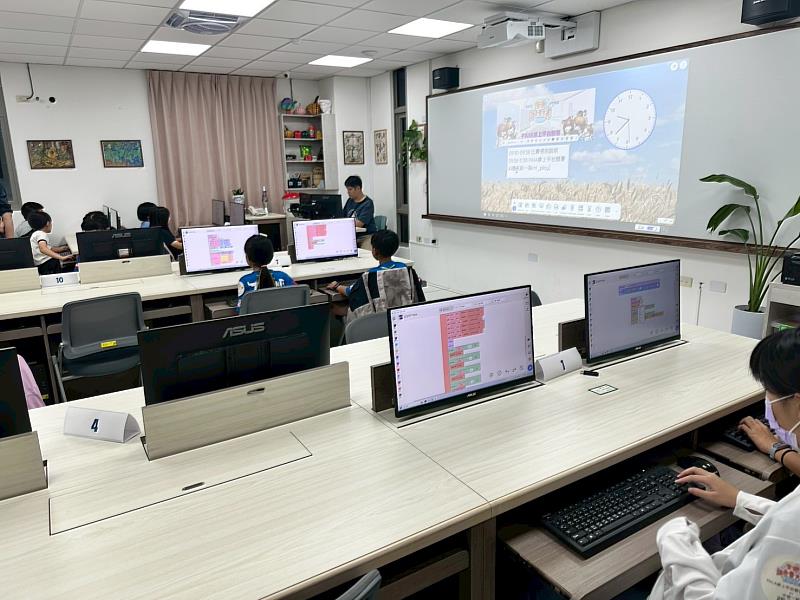 AI時代 駕馭未來—2025 PTWA全國自走車大賽在臺東熱烈登場！推動智慧教育 跨域學習共創科技新局
