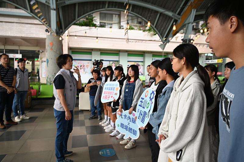 「玉山計畫」第二梯次啟程 饒慶鈴親勉學子勇敢追夢