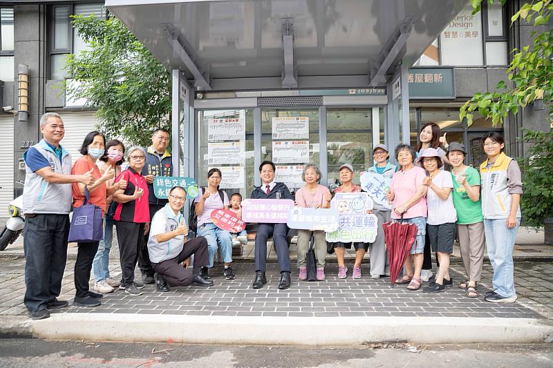 新竹市中華路4至6段增加19座公車候車亭，打造友善舒適的候車環境。