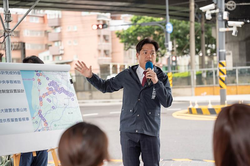 代理市長邱臣遠致詞。