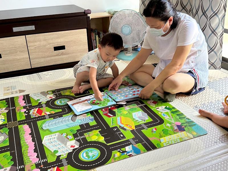 選擇居家托育人員有撇步，確保幼兒獲得安全、專業的照顧環境。