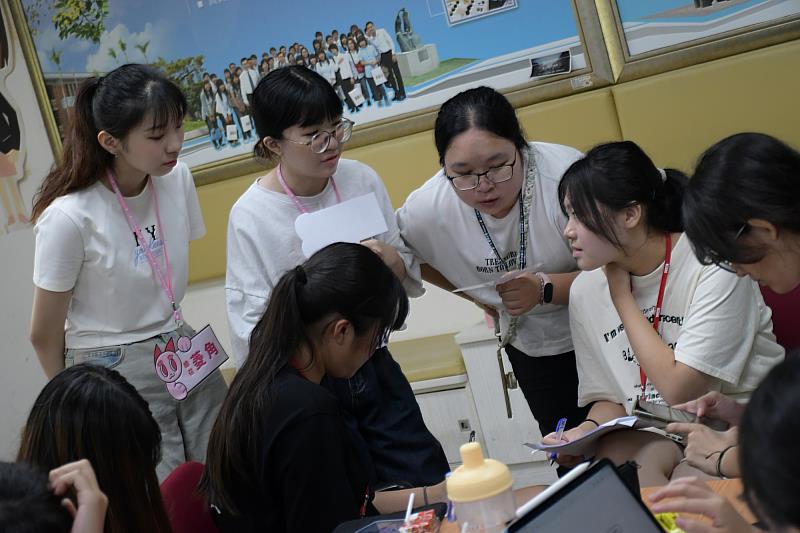 南大行管系主辦的「管你行不行」暑期高中營隊在最後一日迎來重頭戲—「公共議題提案競賽」