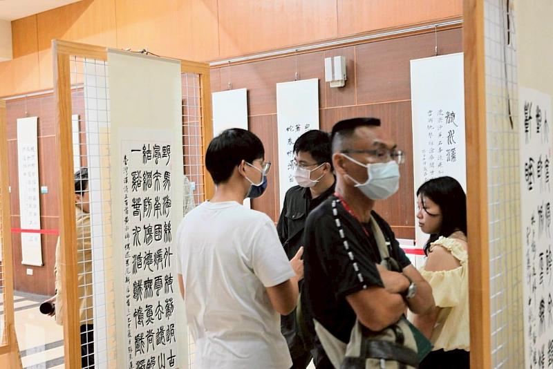 活動現場同步展出「心托毫端─臺灣漢詩微書法展」,由臺南大學國語文學系莊千慧副教授策劃。展覽邀請臺南大學校友與多位知名書法家共同創作